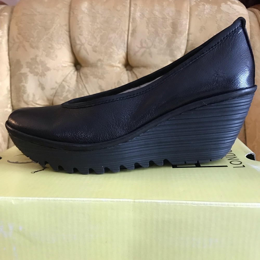 Fly London Yalu wedge heel Mousse Black size 39
